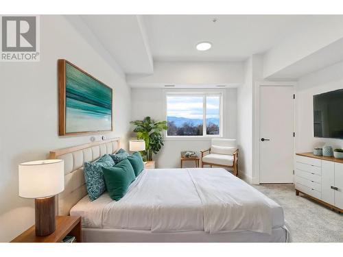 1220 Pacific Avenue Unit# 404, Kelowna, BC - Indoor Photo Showing Bedroom