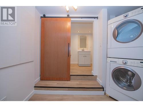 3211 16Th Street, Vernon, BC - Indoor Photo Showing Laundry Room