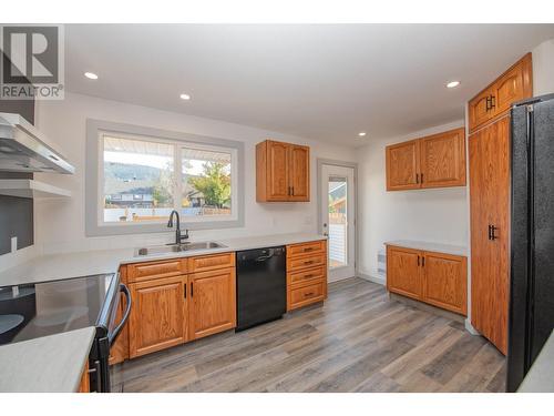 3211 16Th Street, Vernon, BC - Indoor Photo Showing Kitchen With Double Sink