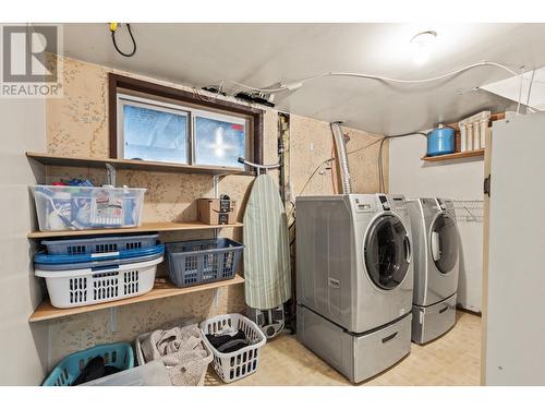 605 Dell Road, Kelowna, BC - Indoor Photo Showing Laundry Room