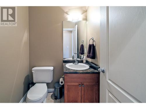 880 Arbor View Drive, Kelowna, BC - Indoor Photo Showing Bathroom