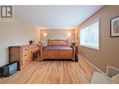 880 Arbor View Drive, Kelowna, BC - Indoor Photo Showing Bedroom