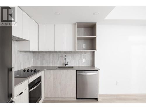 1488 Bertram Street Unit# 1403, Kelowna, BC - Indoor Photo Showing Kitchen