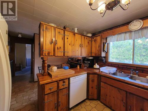 87B Blue Nose Dr, Laird Township, ON - Indoor Photo Showing Kitchen With Double Sink