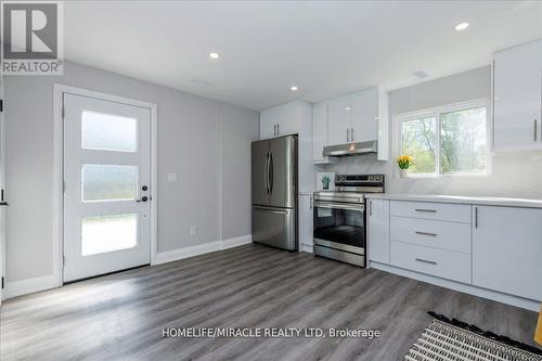 195 Elizabeth Street, Midland, ON - Indoor Photo Showing Kitchen