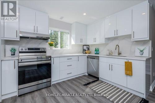 195 Elizabeth Street, Midland, ON - Indoor Photo Showing Kitchen