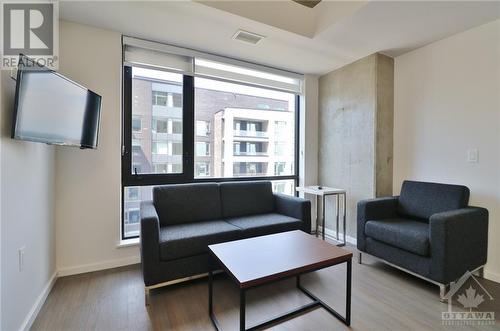 105 Champagne Avenue S Unit#902, Ottawa, ON - Indoor Photo Showing Living Room