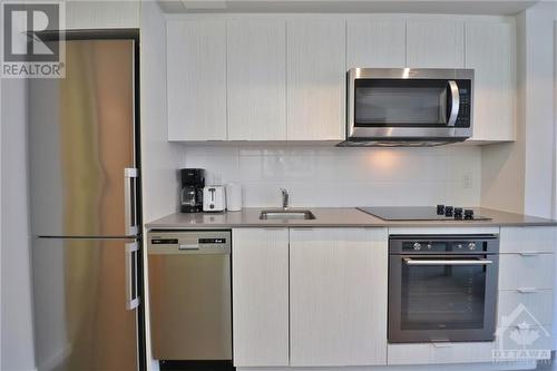 105 Champagne Avenue S Unit#902, Ottawa, ON - Indoor Photo Showing Kitchen With Stainless Steel Kitchen With Upgraded Kitchen