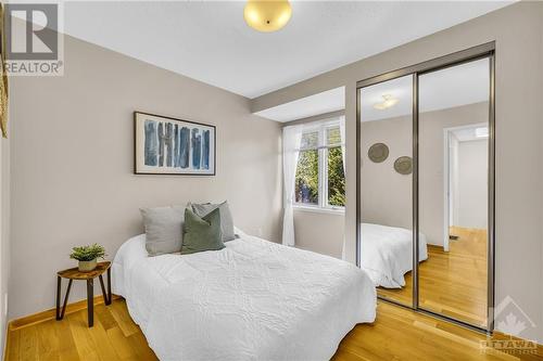 2803 Flannery Drive, Ottawa, ON - Indoor Photo Showing Bedroom