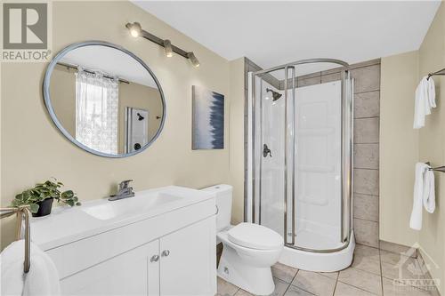 2803 Flannery Drive, Ottawa, ON - Indoor Photo Showing Bathroom