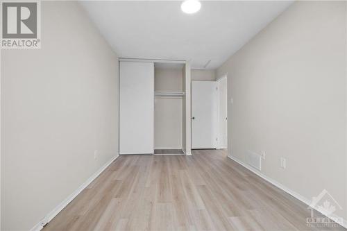 292 Dalehurst Drive Unit#E, Ottawa, ON - Indoor Photo Showing Other Room