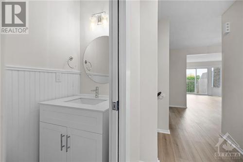 292 Dalehurst Drive Unit#E, Ottawa, ON - Indoor Photo Showing Bathroom