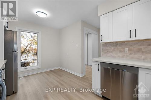 E - 292 Dalehurst Drive, Ottawa, ON - Indoor Photo Showing Kitchen