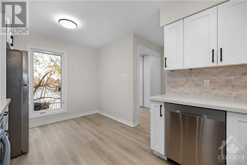 292 Dalehurst Drive Unit#E, Ottawa, ON - Indoor Photo Showing Kitchen