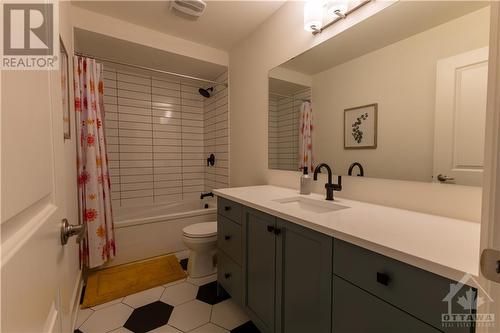 711 Ploughman Place, Ottawa, ON - Indoor Photo Showing Bathroom