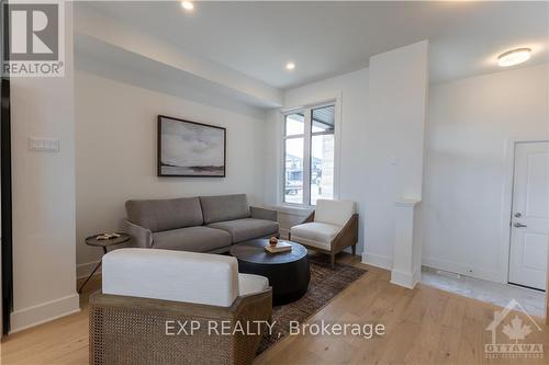 169 Craig Duncan Terrace, Ottawa, ON - Indoor Photo Showing Kitchen With Upgraded Kitchen