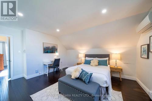 4769 Ryerson Crescent, Niagara Falls, ON - Indoor Photo Showing Bedroom