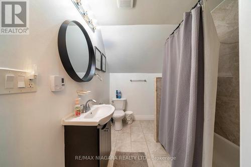 4769 Ryerson Crescent, Niagara Falls, ON - Indoor Photo Showing Bathroom