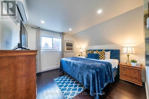 4769 Ryerson Crescent, Niagara Falls, ON - Indoor Photo Showing Bedroom