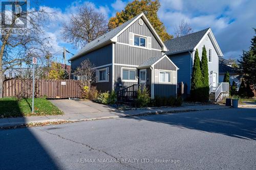 4769 Ryerson Crescent, Niagara Falls, ON - Outdoor With Facade