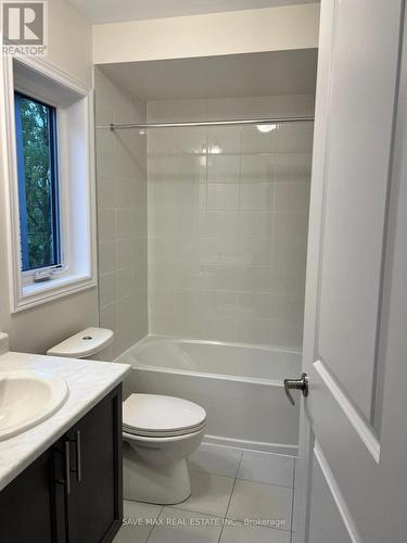 268 Broadacre Drive, Kitchener, ON - Indoor Photo Showing Bathroom