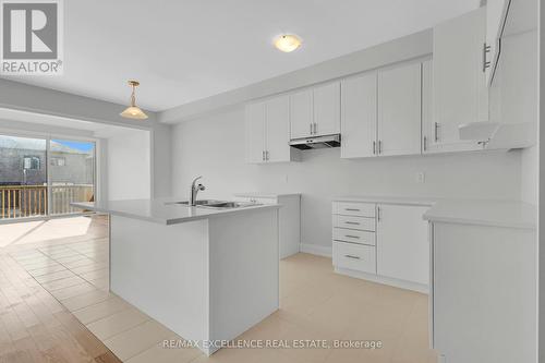 144 Cole Terrace, Woodstock, ON - Indoor Photo Showing Kitchen