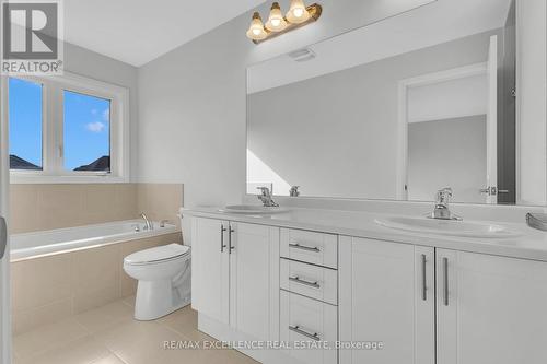 144 Cole Terrace, Woodstock, ON - Indoor Photo Showing Bathroom