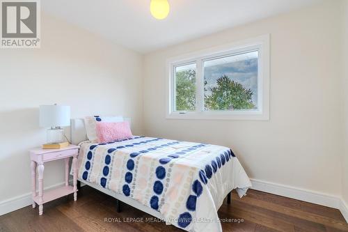 319 East 16Th Street, Hamilton, ON - Indoor Photo Showing Bedroom