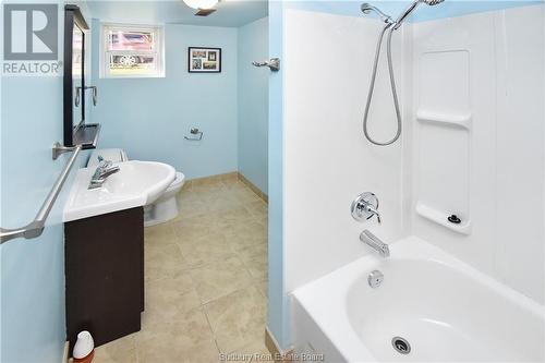 345 Poplar Street Unit# 3, Sudbury, ON - Indoor Photo Showing Bathroom