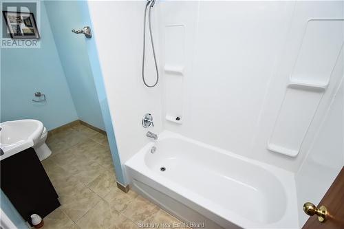 345 Poplar Street Unit# 3, Sudbury, ON - Indoor Photo Showing Bathroom