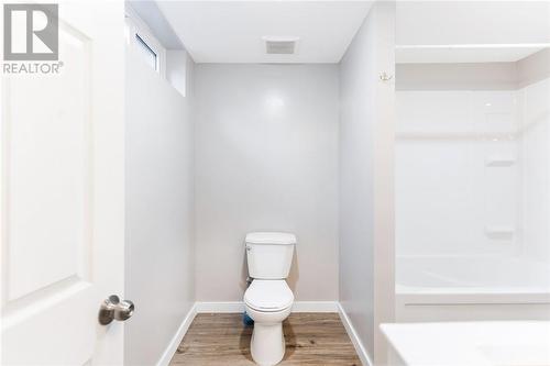 95 Simcoe Street, Sudbury, ON - Indoor Photo Showing Bathroom