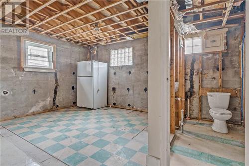 281 Kingsmount Boulevard, Sudbury, ON - Indoor Photo Showing Bathroom