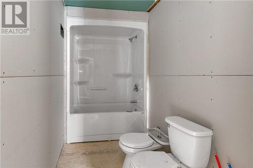 281 Kingsmount Boulevard, Sudbury, ON - Indoor Photo Showing Bathroom