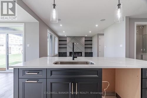 2688 Heardcreek Trail, London, ON - Indoor Photo Showing Kitchen