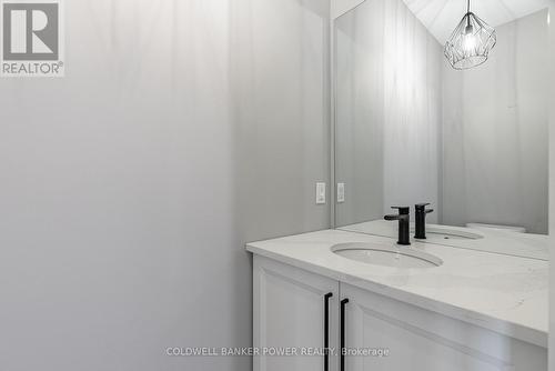 2688 Heardcreek Trail, London, ON - Indoor Photo Showing Bathroom