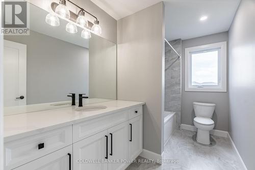 2688 Heardcreek Trail, London, ON - Indoor Photo Showing Bathroom