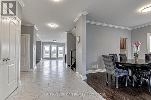 1565 Sandridge Avenue, London, ON - Indoor