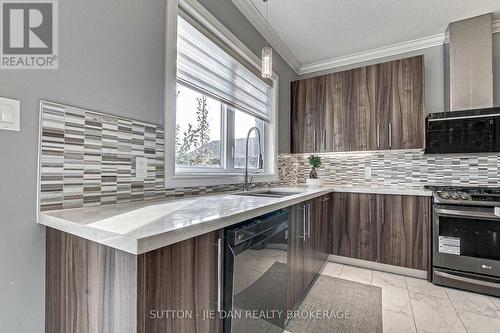 1565 Sandridge Avenue, London, ON - Indoor Photo Showing Kitchen With Double Sink With Upgraded Kitchen