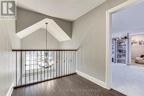 1565 Sandridge Avenue, London, ON - Indoor Photo Showing Other Room