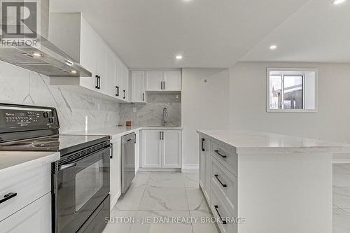 1565 Sandridge Avenue, London, ON - Indoor Photo Showing Kitchen