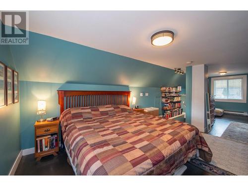 1233 Ethel Street, Kelowna, BC - Indoor Photo Showing Bedroom