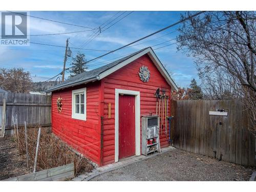 1233 Ethel Street, Kelowna, BC - Outdoor