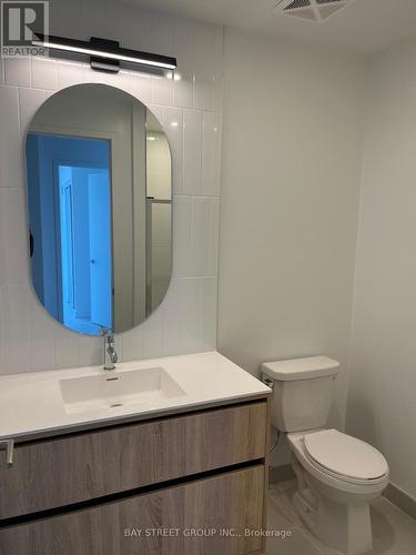 1303 - 7950 Bathurst Street, Vaughan, ON - Indoor Photo Showing Bathroom