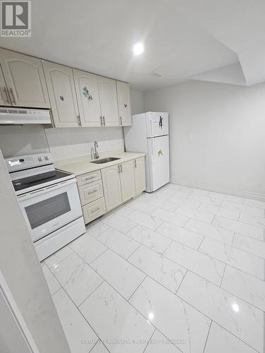 Bsmt - 148 William Honey Crescent, Markham, ON - Indoor Photo Showing Kitchen