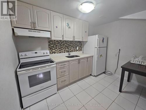 Bsmt - 148 William Honey Crescent, Markham, ON - Indoor Photo Showing Kitchen