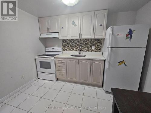 Bsmt - 148 William Honey Crescent, Markham, ON - Indoor Photo Showing Kitchen