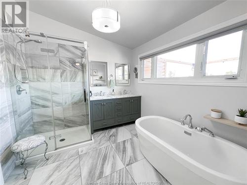 140 Heritage Rd, Kingsville, ON - Indoor Photo Showing Bathroom