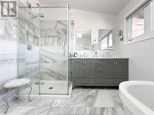 140 Heritage Rd, Kingsville, ON - Indoor Photo Showing Bathroom