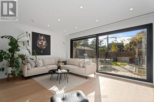 40 Sixth Street, Toronto, ON - Indoor Photo Showing Living Room