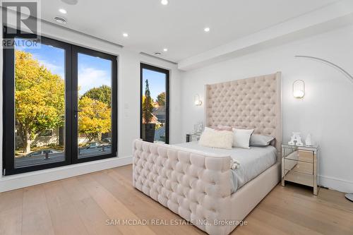 40 Sixth Street, Toronto, ON - Indoor Photo Showing Bedroom